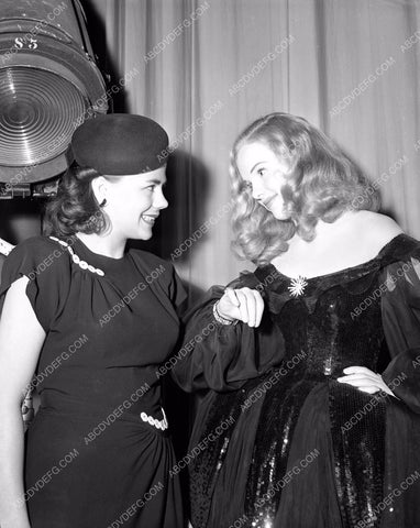 Peggy Cummins behind the scenes film Forever Amber 45fa-56