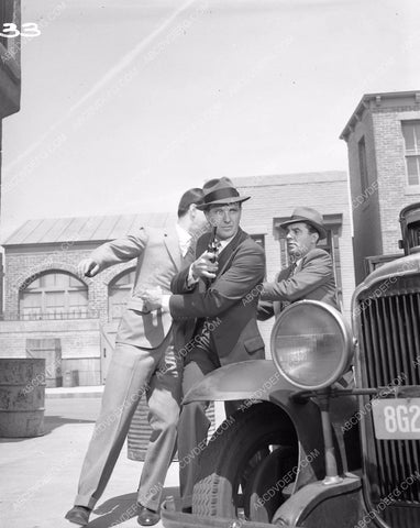 Robert Stack and cast TV show The Untouchables 45unt-47