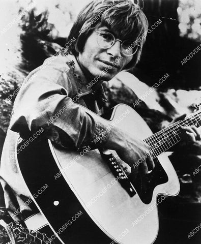 John Denver w his guitar 4894-09