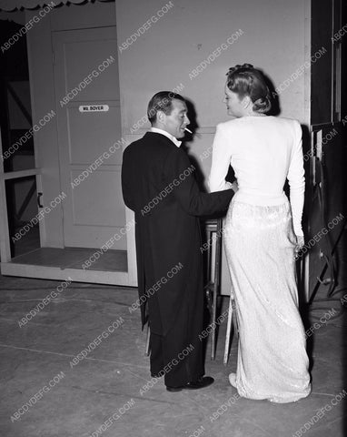 Peter Lorre behind the scenes Alexis Smith dressing room 4b09-039