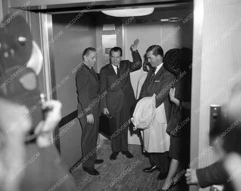 presidential candidate Richard Nixon wife arrive LAX 4b09-311