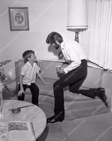 John Drew Barrymore Jr.with son at home 4b09-486