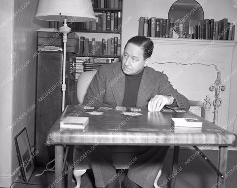 Robert Benchley gives magazine interview of home and life 4b09-514