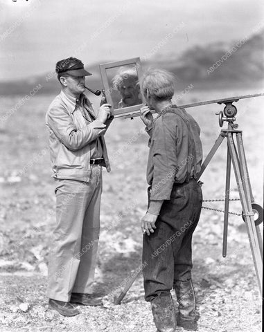 Wallace Beery cast and crew in Death Valley film shoot 4b09-531