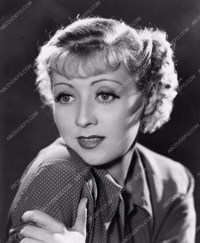 Joan Blondell portrait 4b09-560