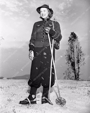 actress Whitney Bourne snow skiing shoot 4b09-578