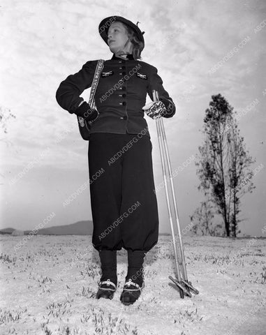 actress Whitney Bourne snow skiing shoot 4b09-580