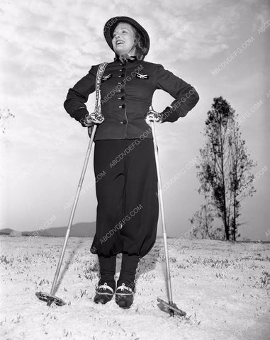 actress Whitney Bourne snow skiing shoot 4b09-582