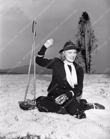 actress Whitney Bourne snow skiing shoot 4b09-586