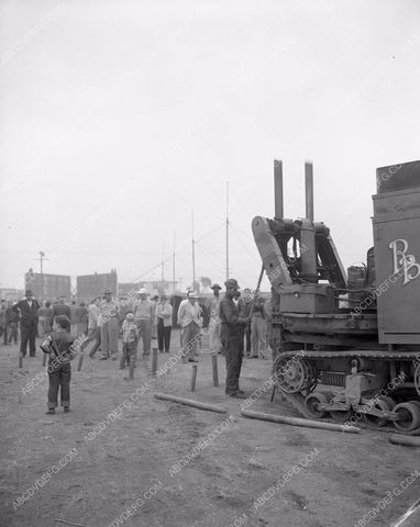 the circus comes to town unloads and sets up 4b10-064