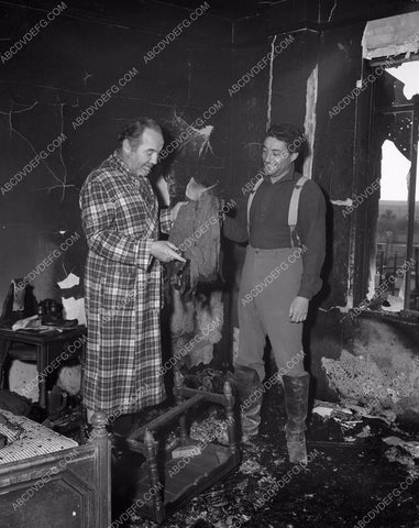 Broderick Crawford behind the scenes Columbia Studios 4b10-135