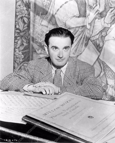 composer Miklos Rozsa portrait at piano 4b10-278