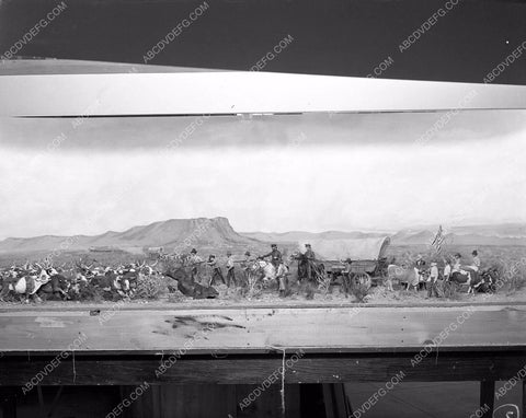 cool old school museum diorama western settlers hunting party 4b10-292