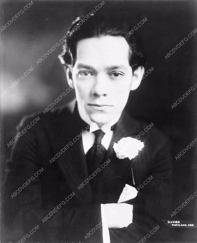 Mexican composer pianist Salvatore Santaella portrait 4b10-373