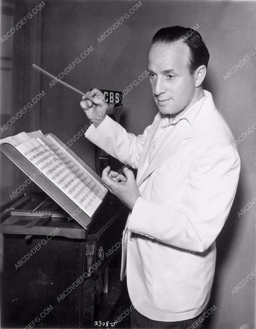 composer Nat Shilkret portrait in action 4b10-406