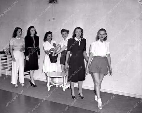 Starletts hopefuls rehearse Warner Brothers Theatre Sophie Rosenstein 4b10-506