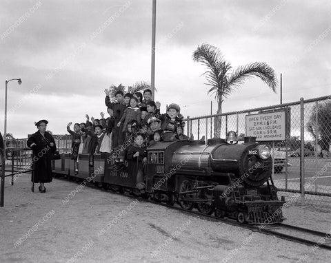 1/4 scale locomotive historic Los Angeles Travel Town? Model trains 4b10-627