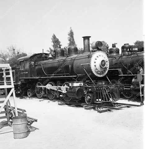 Locomotives at historic Los Angeles Travel Town 4b10-651