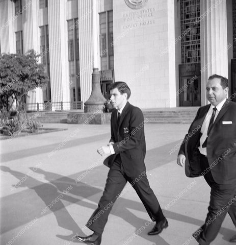 crime photo Frank Sinatra Jr. and attorneys Kidnapping Trial 4b10-654