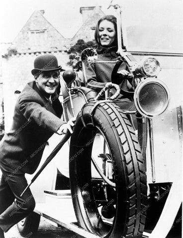 Diana Rigg Patrick Macnee TV The Avengers 5189-28