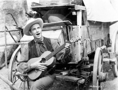 Smith Ballew and his guitar western film Western Gold 5190-01