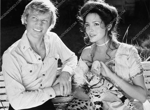 Michael York Barbara Carrera film The Island of Dr Moreau 5267-31