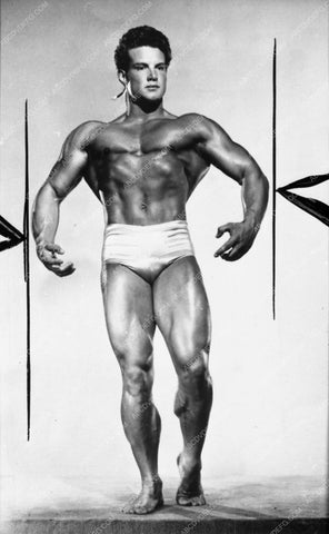 Beefcake muscle man Steeve Reeves portrait with newspaper crop marks 5310-19