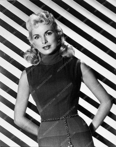 Janet Leigh cool background portrait 5347-11
