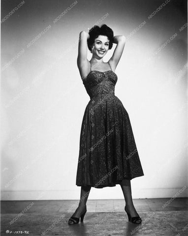 Rita Moreno full length portrait 5347-26