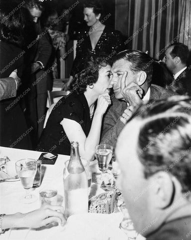 Gary Cooper dining 5454-05