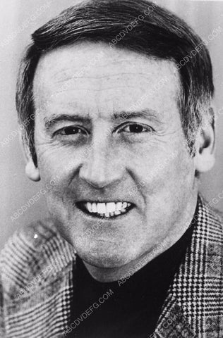 legendary sports announcer Vin Scully portrait 5600-23