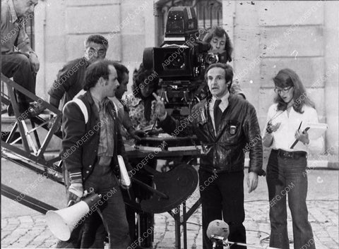 Francois Truffaut directing the movie in the movie film Day For Night 5610-01