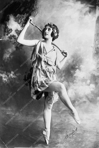 ballet Mlle. Axelrad c 1925 dance portrait 5710-24