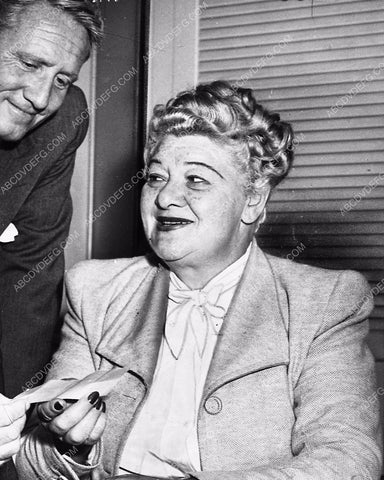 great candid Spencer Tracy & Sophie Tucker 5765a-35