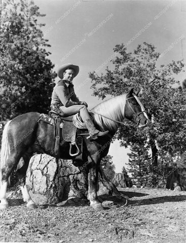 Rex Allen and horse Cocoa in western portrait 5770-05