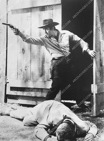 Clint Walker taking aim TV Cheyenne 6007-08