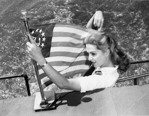 Martha Hyer boating fun 6073-10