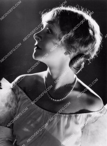 Helen Hayes profile 6103-04