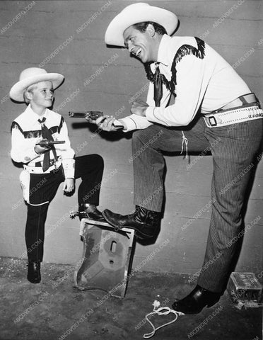 Howard Keel behind the scenes MGM Studios 6158-18