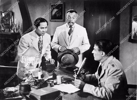Roland Winters Keye Luke film Charlie Chan The Feathered Serpent 6254-07