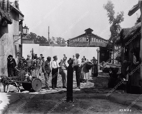 director Sidney Olcott doing outdoor shoot unknown silent film 6315-10