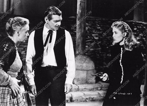 Clark Gable Jo Van Fleet film A King and Four Queens 6486-19