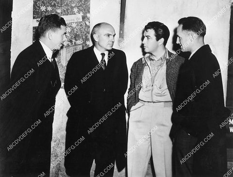 Robert Taylor and studio executives maybe 6628-03