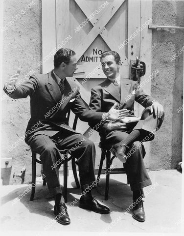 Robert Taylor and pal outside of sound stage 6628-04