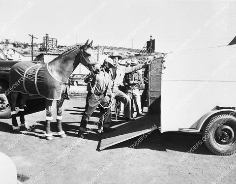 Robert Taylor w his horse 6628-12
