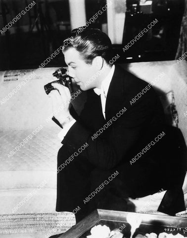 Robert Taylor w his camera taking pictures 6629-15
