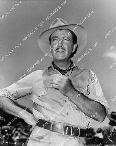 Robert Taylor in the outdoors 6629-25