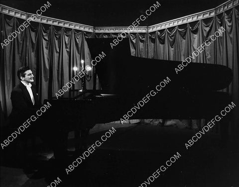 Liberace at the piano 6766-23