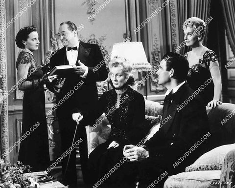Edward Arnold, Gladys Cooper, and cast film Mrs Parkington 6874-032