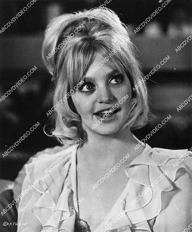 cutie Goldie Hawn portrait 6943-023